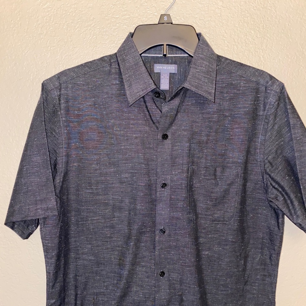 Short sleeve button down